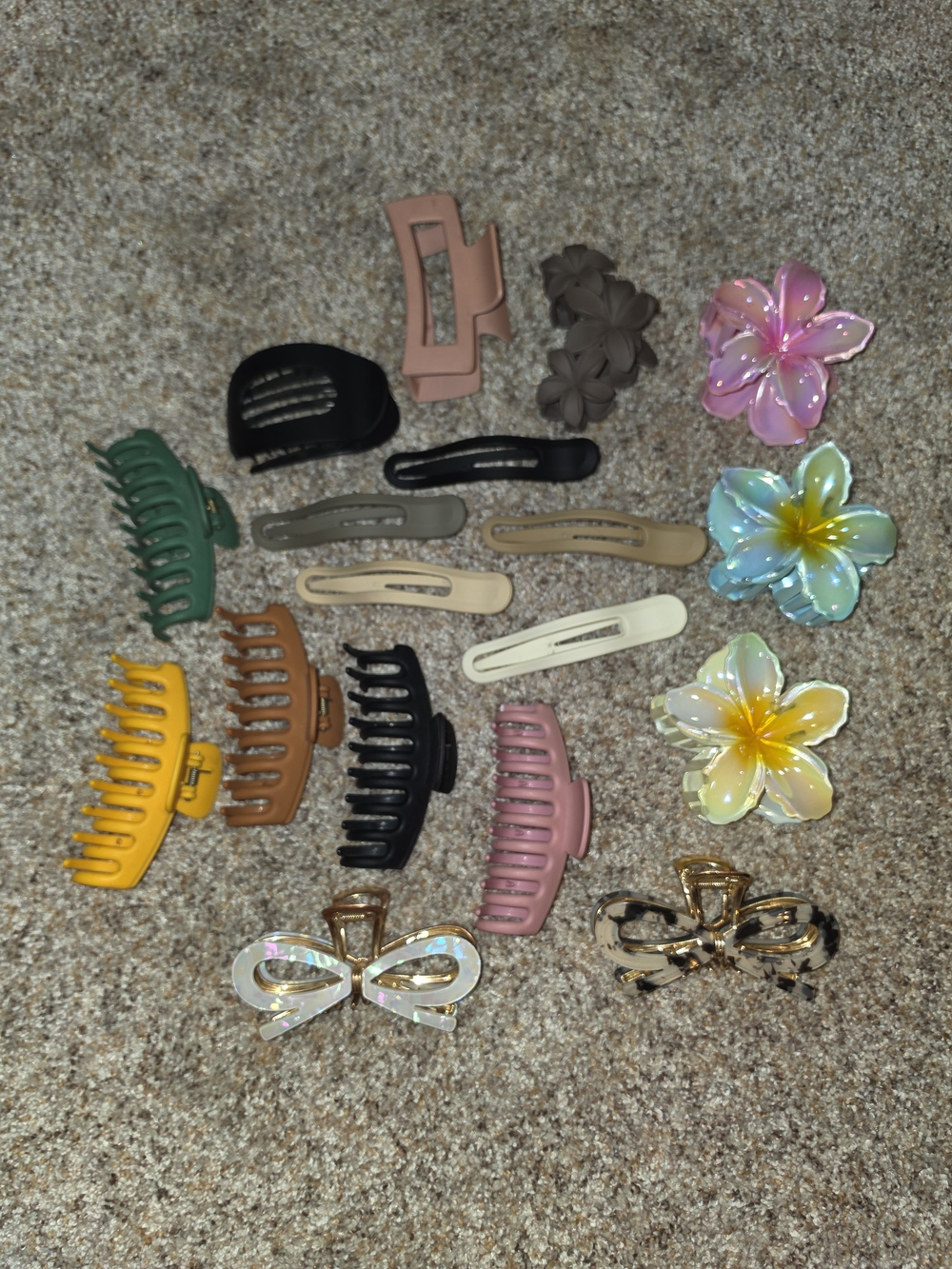 Assorted Hair Clips and Barrettes - Multicolor